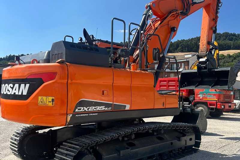 OmecoHub - Immagine DOOSAN DX235NLC